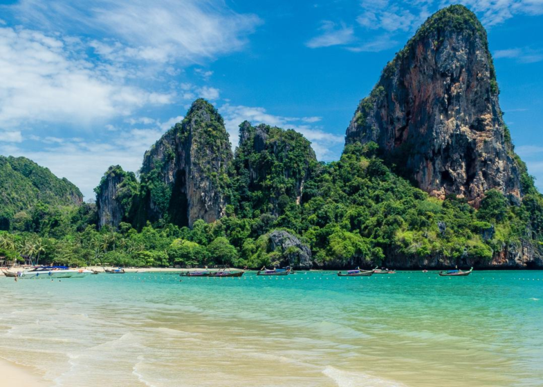 railay beach thailand green snakes