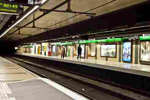 Exits from Paral-lel Metro Station