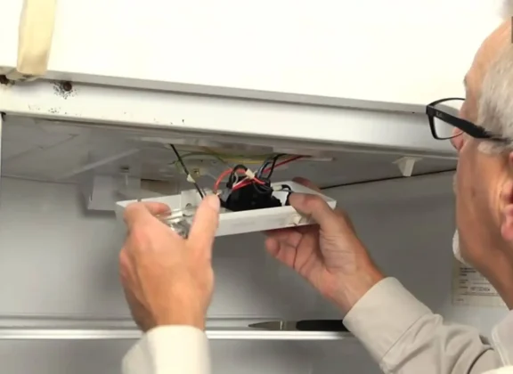 How to Repair Refrigerator Thermostat Problems