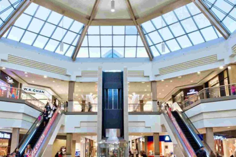 Canada Guide: Montréal Underground City Stores