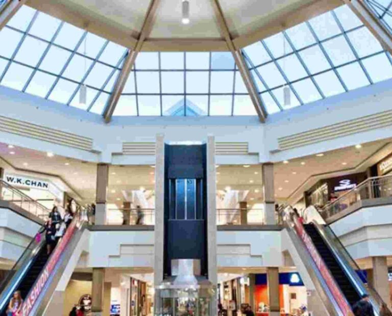 Canada Guide: Montréal Underground City Stores