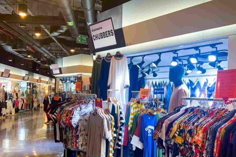 Malaysia Pahang: Genting Shopping In The Clouds