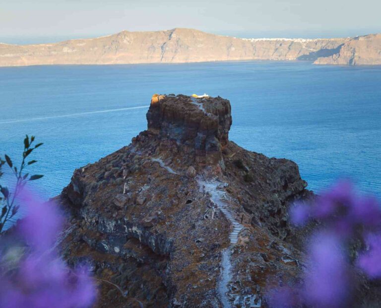 7 Best Hikes Near Santorini You Can Do This Weekend