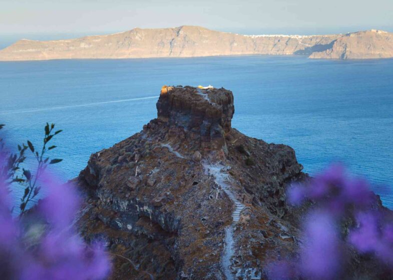 7 Best Hikes Near Santorini You Can Do This Weekend