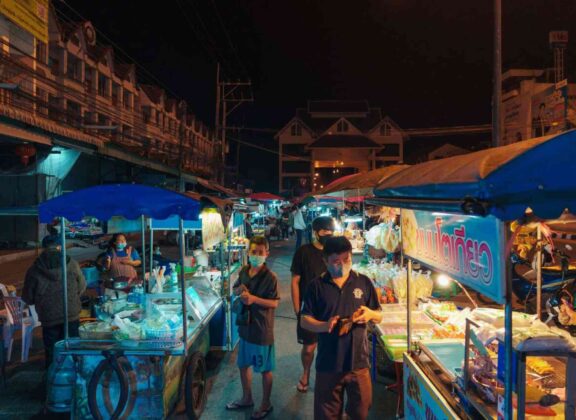 Chiang Rai Night Bazaar and Gifts