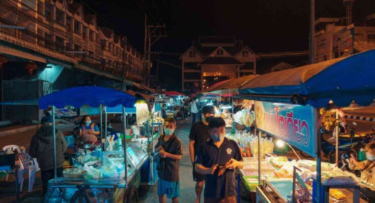Chiang Rai Night Bazaar and Gifts