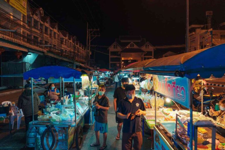 Chiang Rai Night Bazaar and Gifts