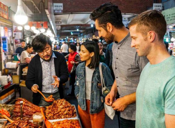 How to Find Authentic Local Food (Not Tourist Traps)