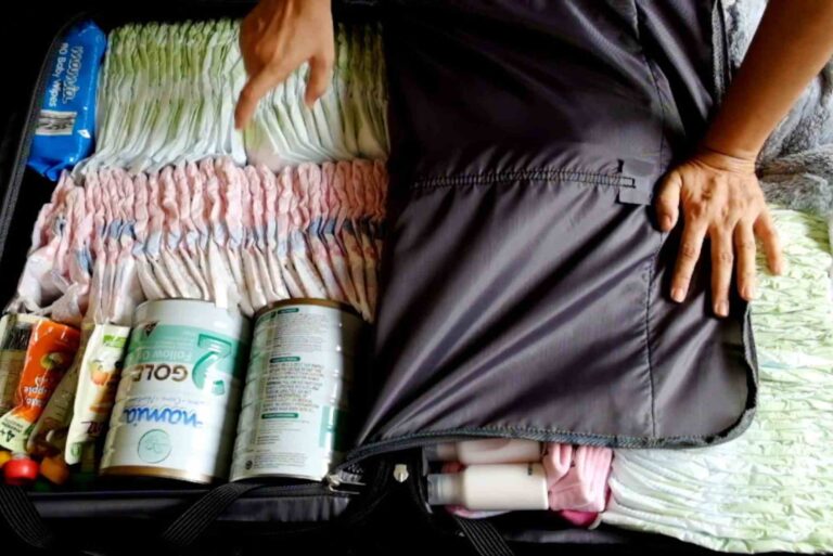 How to Pack a Baby Bag for a Long Flight