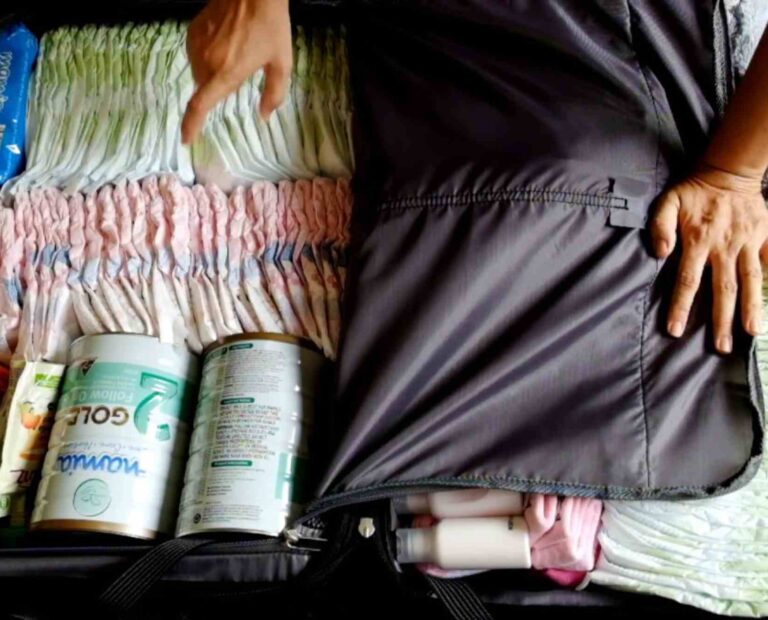 How to Pack a Baby Bag for a Long Flight