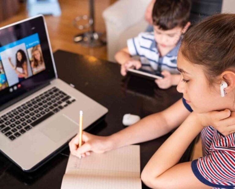 How to Use Social Media for Real-Time Local Tips