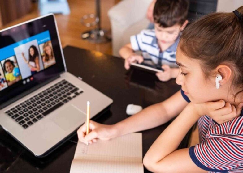 How to Use Social Media for Real-Time Local Tips