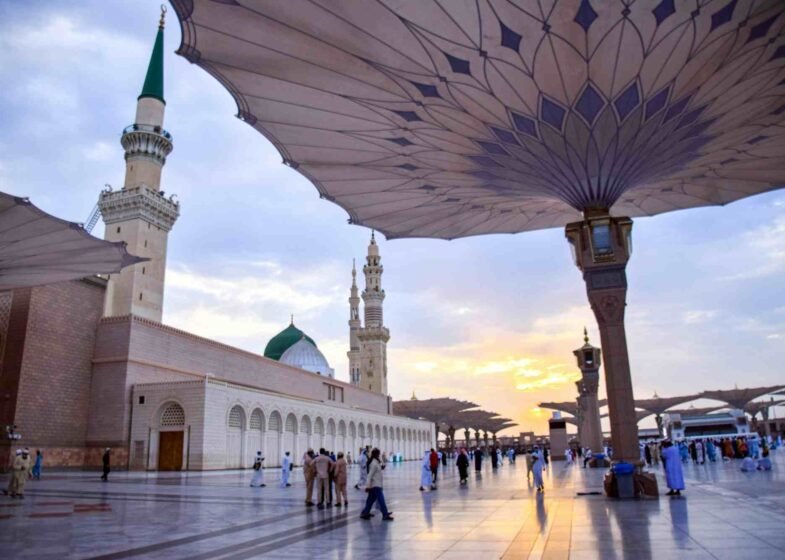 Umrah Visa Price in Pakistan in 2026: Latest Fees, Cost & Charges