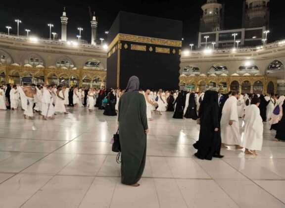 Umrah Visa 2025 Price in 2026: Visa Charges and Fee Guide